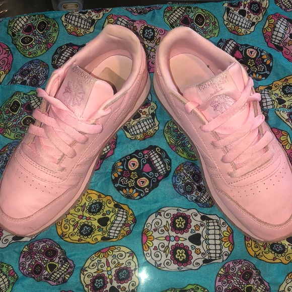 🥰🌸 Adorable Pink Reebok’s 🌸🥰 - Picture 2 of 6